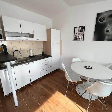 Mona Apartment *